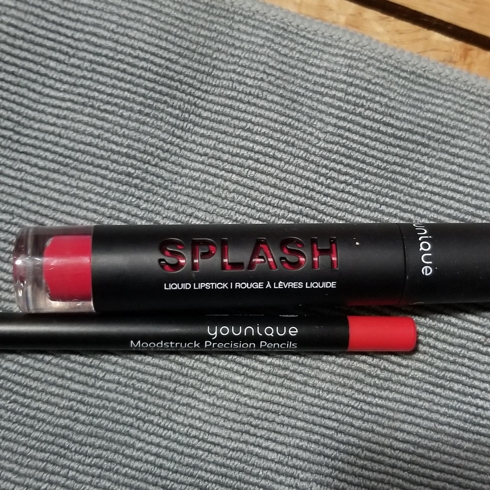 Younique liquid lipstick with lip liner